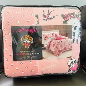 Ed Hardy Queen 8 Piece Complete Bedding Set - Comforter Sheets Pillowcases - NEW